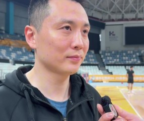 卢伟：晋级季后赛让大家背上想赢怕输的包袱 主场输浙江后开了会